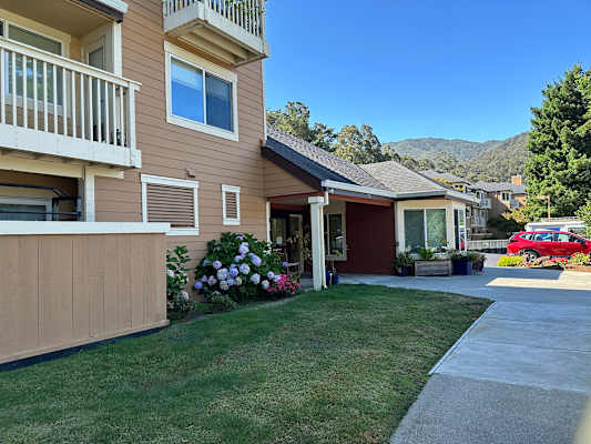 Pacific Oaks property